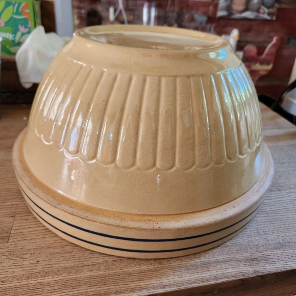 Red Wing bowl - Picture 3 of 6